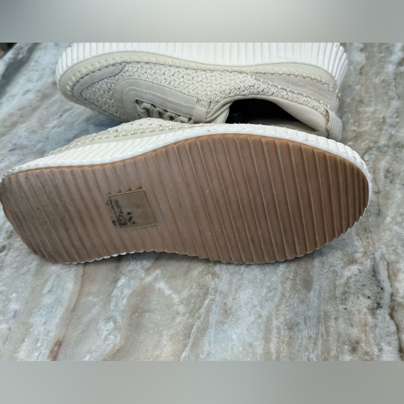 Women’s DOLCE VITA Dolen sandstone platform sneakers- Size 9.5 - Picture 7 of 9
